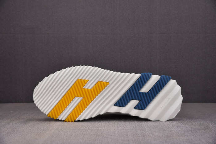 H**mes bouncing sneaker