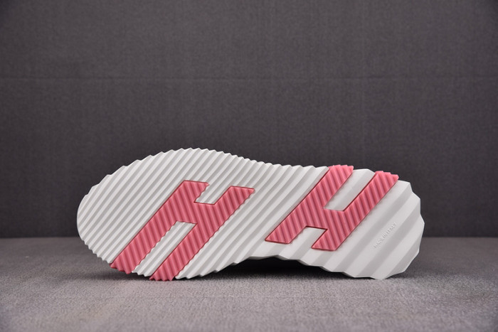 H**mes bouncing sneaker