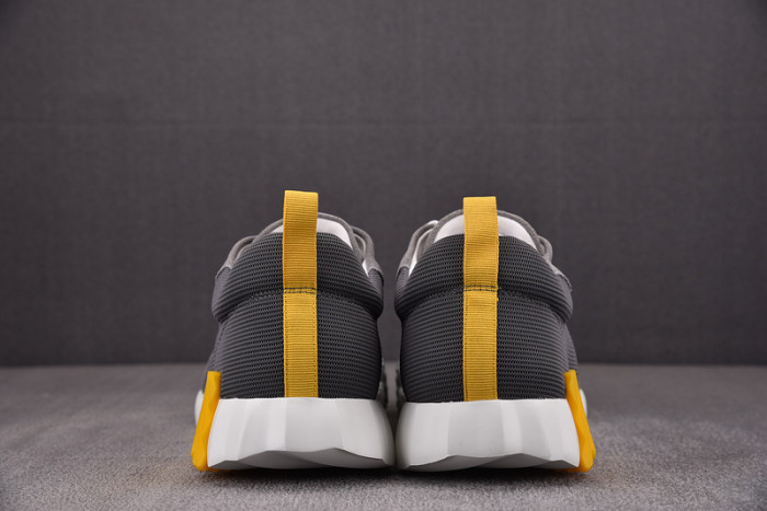 H**mes bouncing sneaker