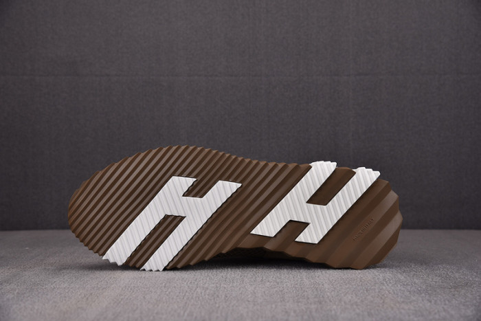 H**mes bouncing sneaker
