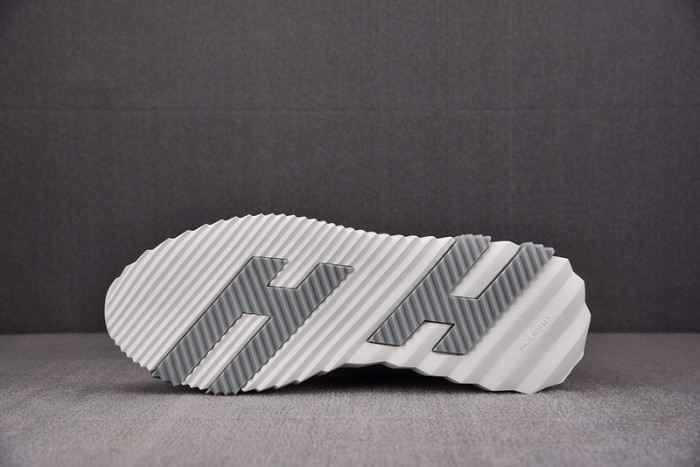 H**mes bouncing sneaker