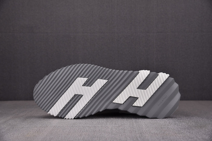 H**mes bouncing sneaker