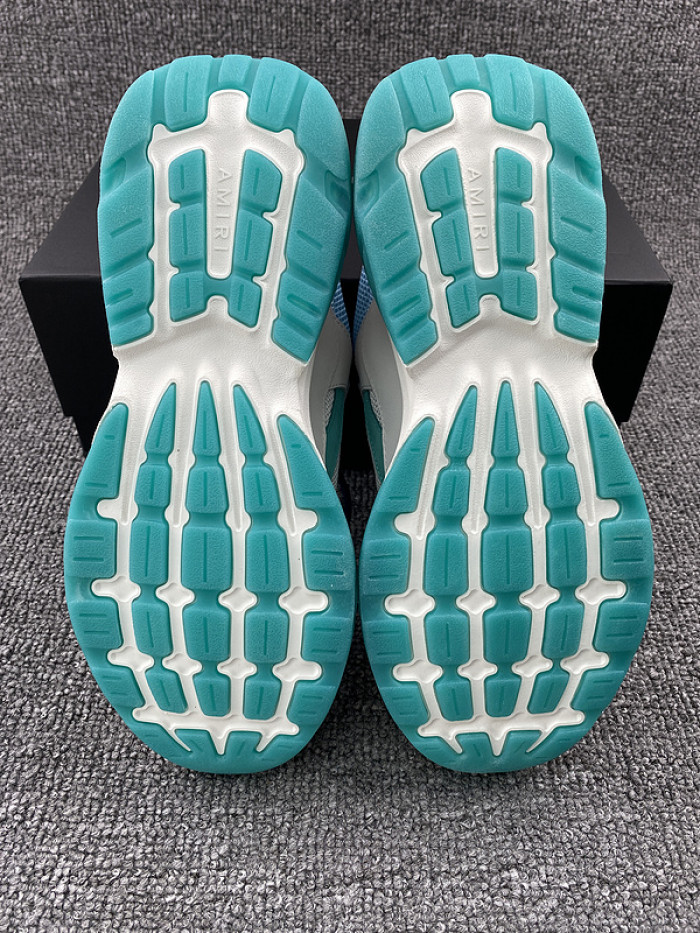 AR1M1 Low-Top Sneaker