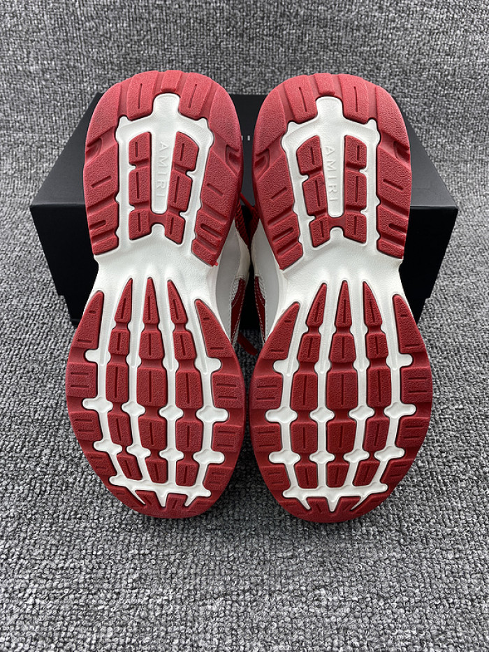 AR1M1 Low-Top Sneaker