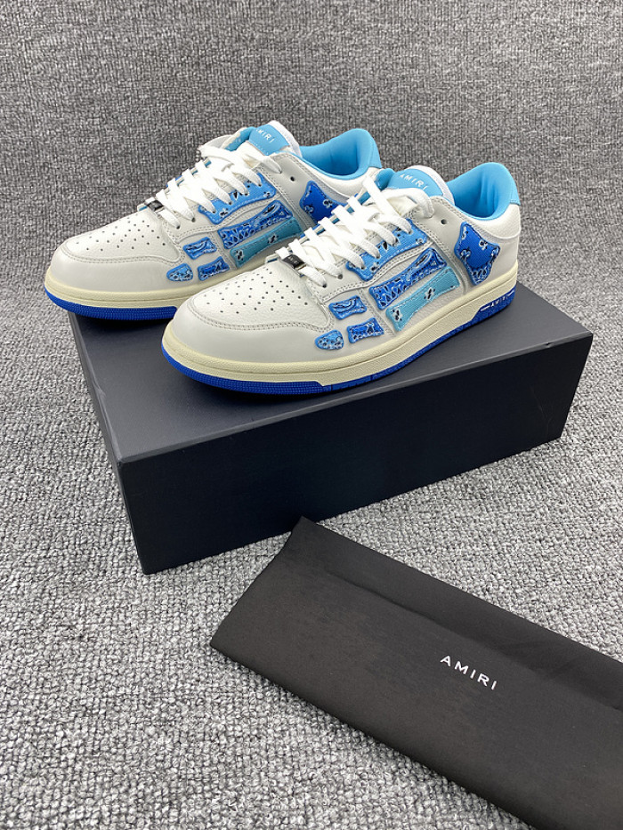 AR1M1 Low-Top Sneaker