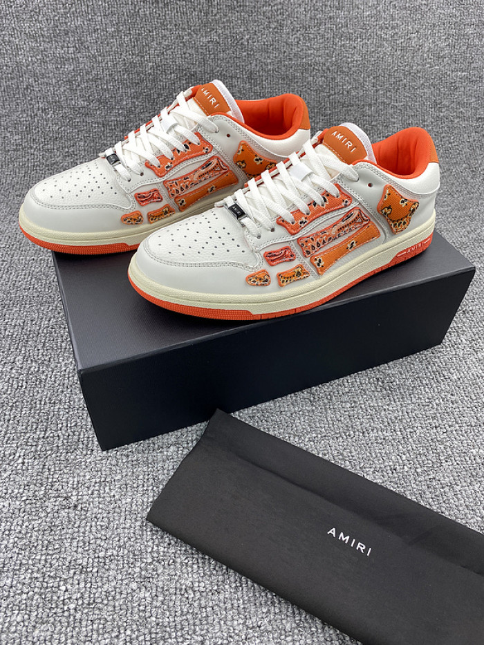 AR1M1 Low-Top Sneaker