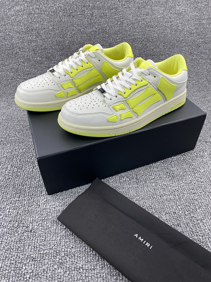 AR1M1 Low-Top Sneaker