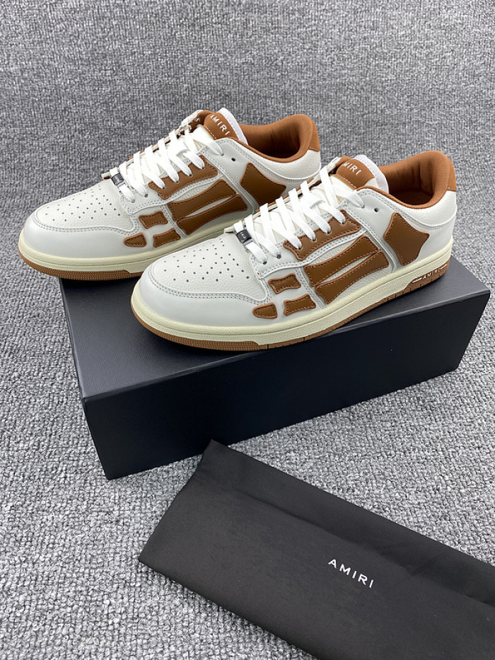 AR1M1 Low-Top Sneaker