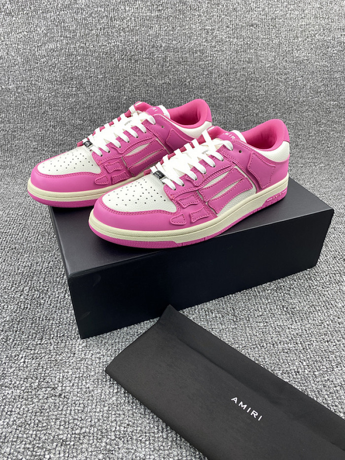 AR1M1 Low-Top Sneaker