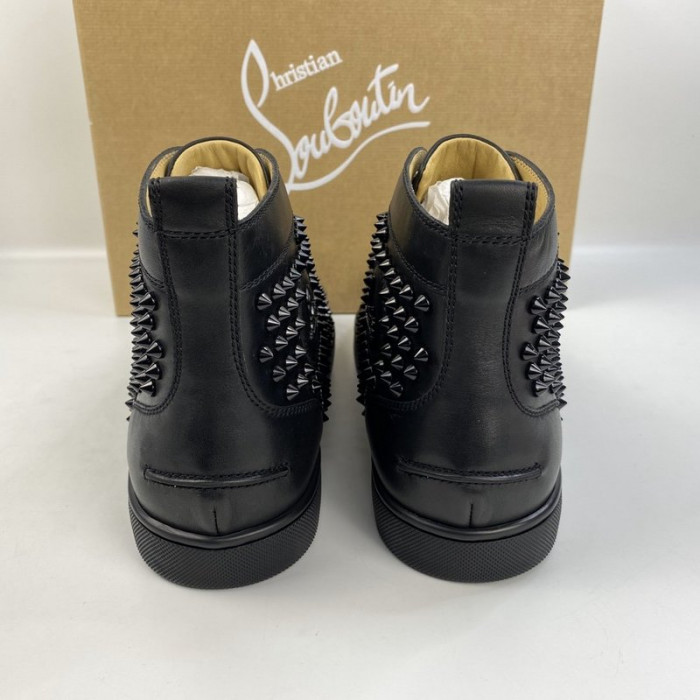 CLBSNEAKER