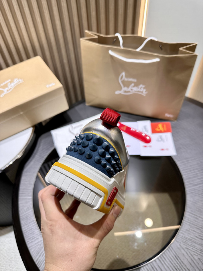 CLBSNEAKER