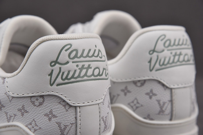 LV TRAINER SNEAKER LOW