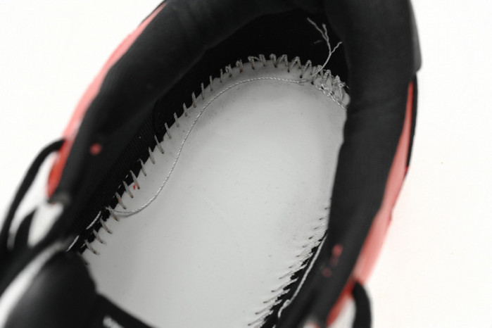 OFF-WHITE SNEAKER