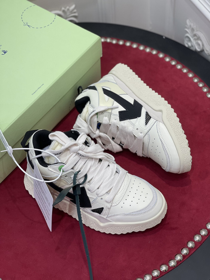 OFF-WHITE SNEAKER