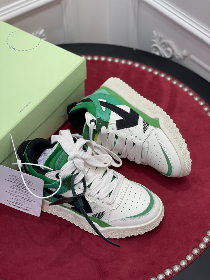 OFF-WHITE SNEAKER