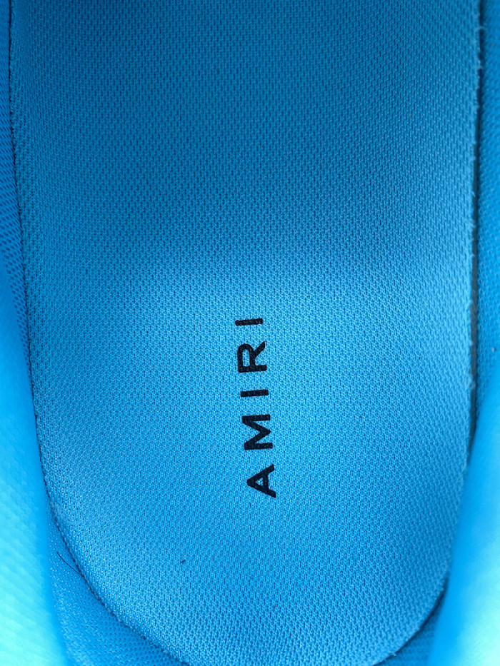 AR1M1 Low-Top Sneaker