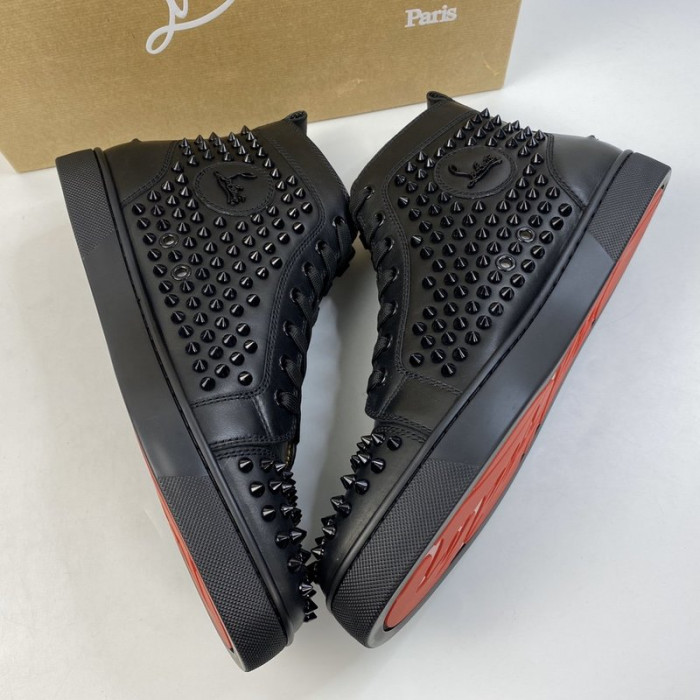 CLBSNEAKER