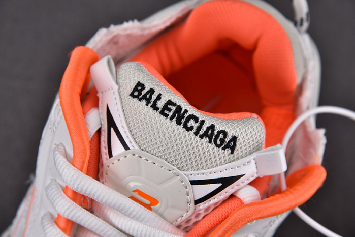 BLCG RUNNER SNEAKER 677403 W1RB2 2115