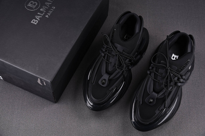 BALMAIN LEATHER UNICORN LOW-TOP SNEAKER