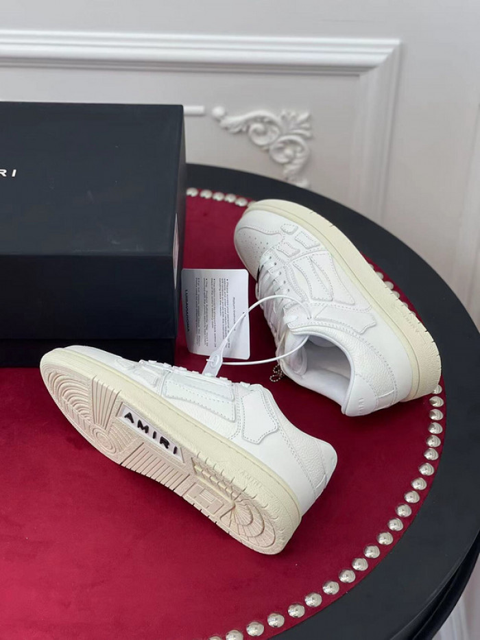 AR1M1 Low-Top Sneaker