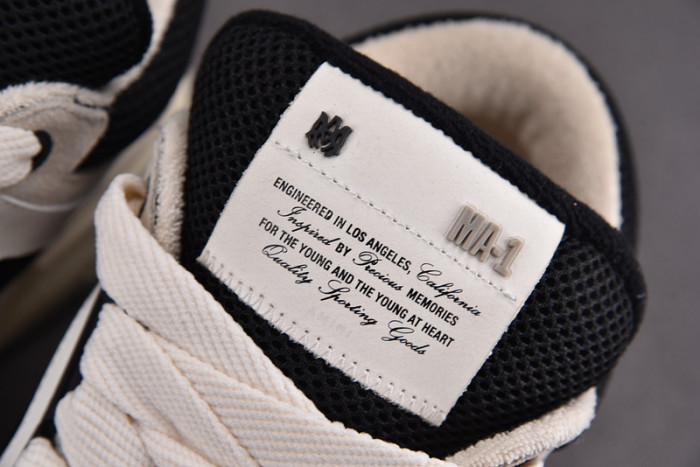 AR1M1 Sneaker MF8012-111