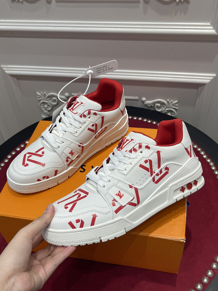 LV TRAINER SNEAKER