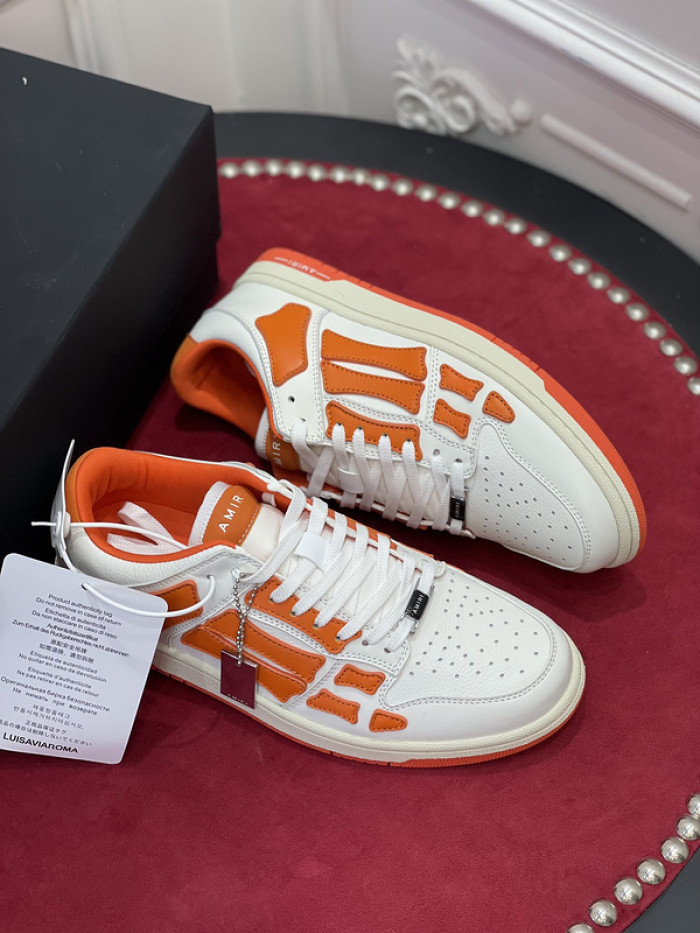 AR1M1 Low-Top Sneaker