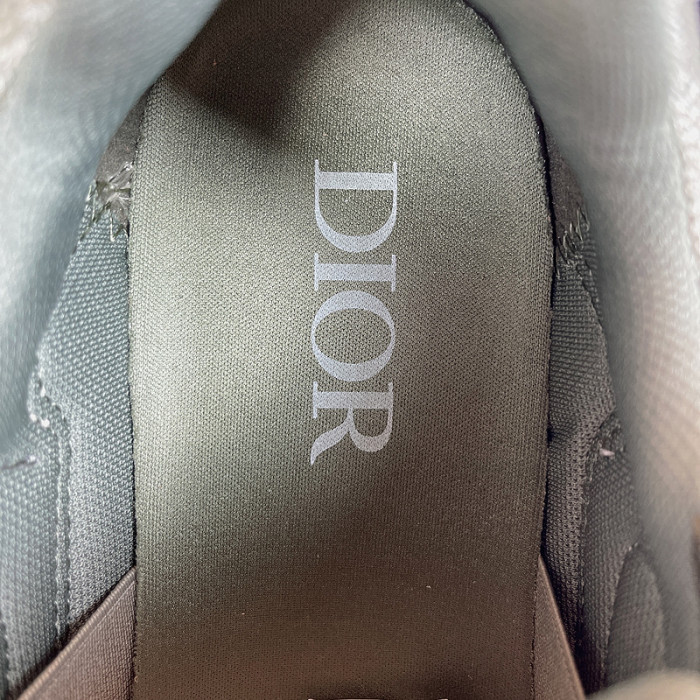 DR B30 Sneakers