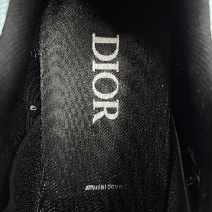 DR B30 Sneakers