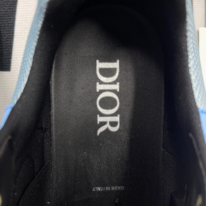 DR B30 Sneakers