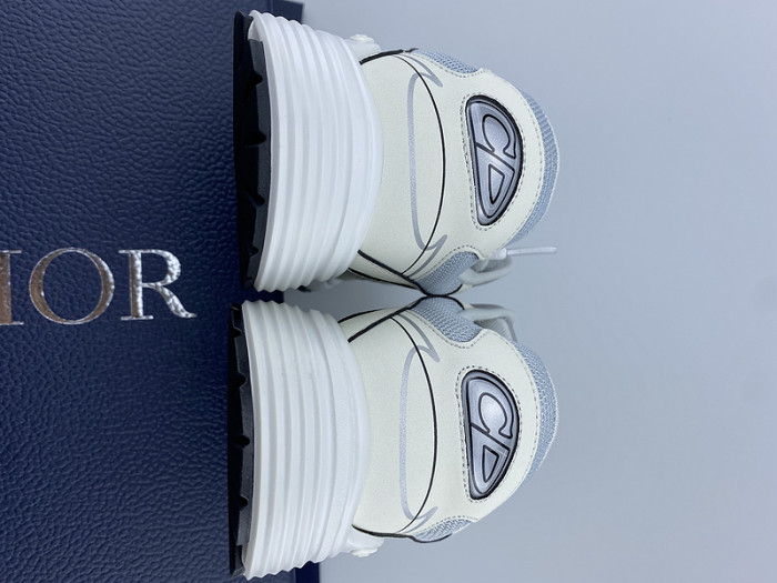 DR B30 Sneakers