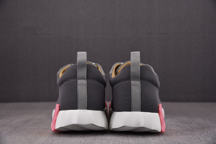 H**mes bouncing sneaker
