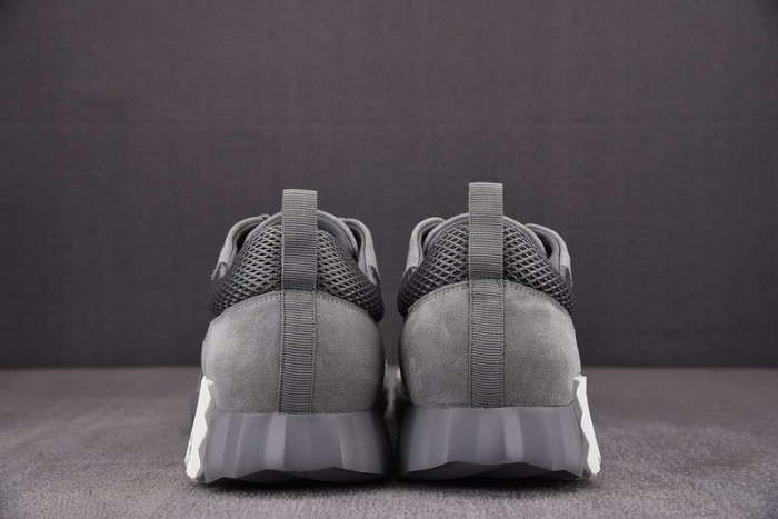H**mes bouncing sneaker