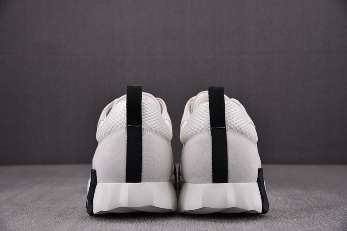 H**mes bouncing sneaker