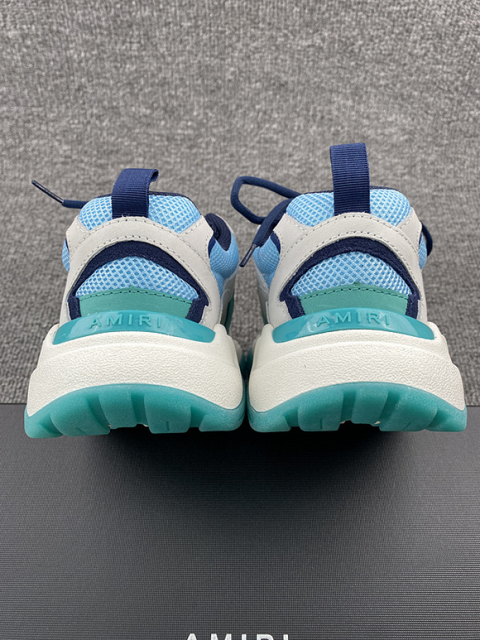 AR1M1 Low-Top Sneaker