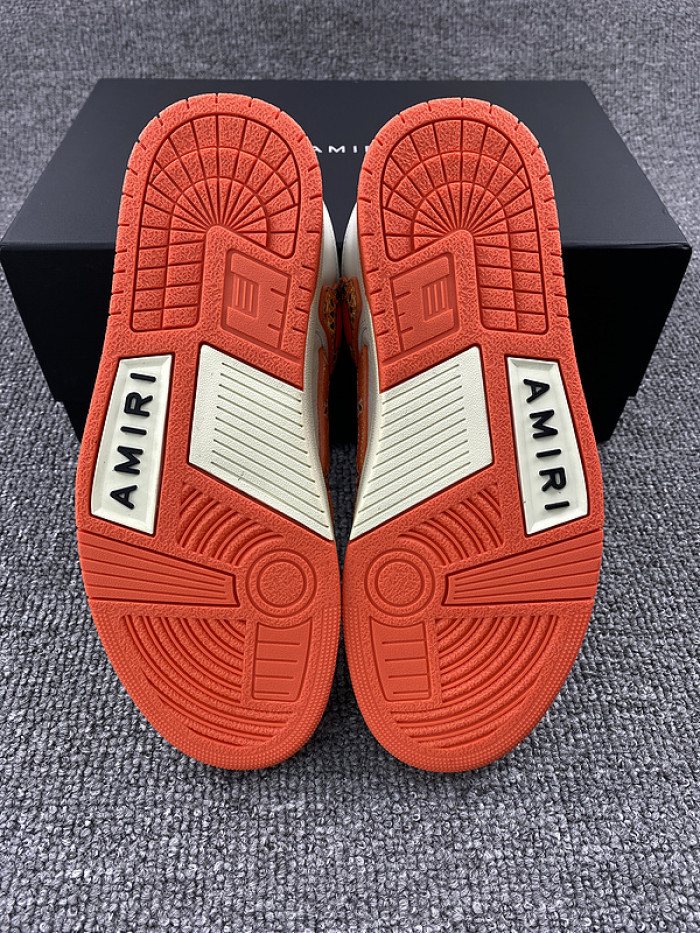 AR1M1 Low-Top Sneaker