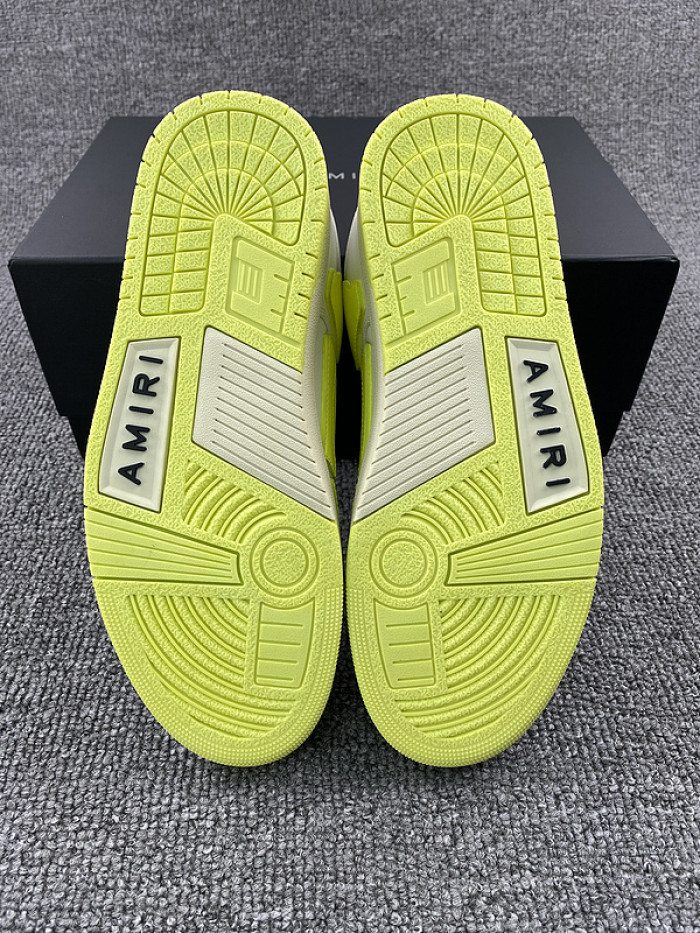 AR1M1 Low-Top Sneaker
