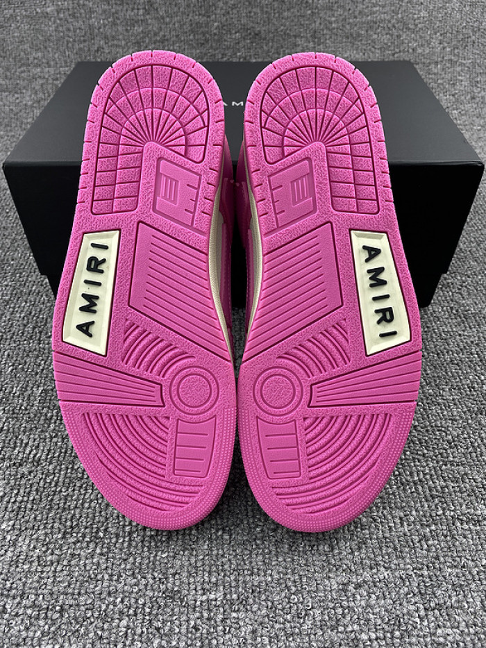 AR1M1 Low-Top Sneaker