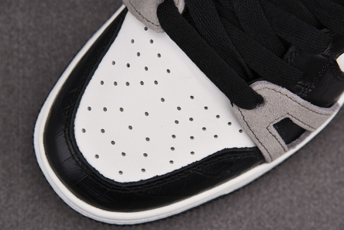 B*PE SNEAKER