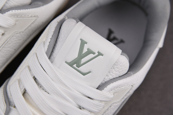 LV TRAINER SNEAKER LOW