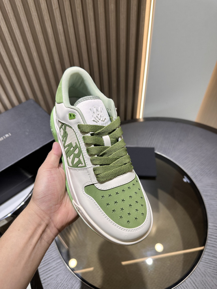 AR1M1 Low-Top Sneaker