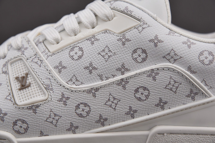 LV TRAINER SNEAKER LOW