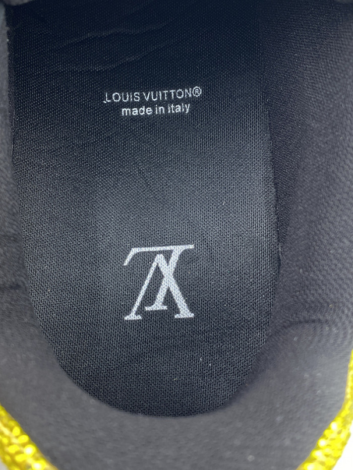 LV TRAINER SNEAKER
