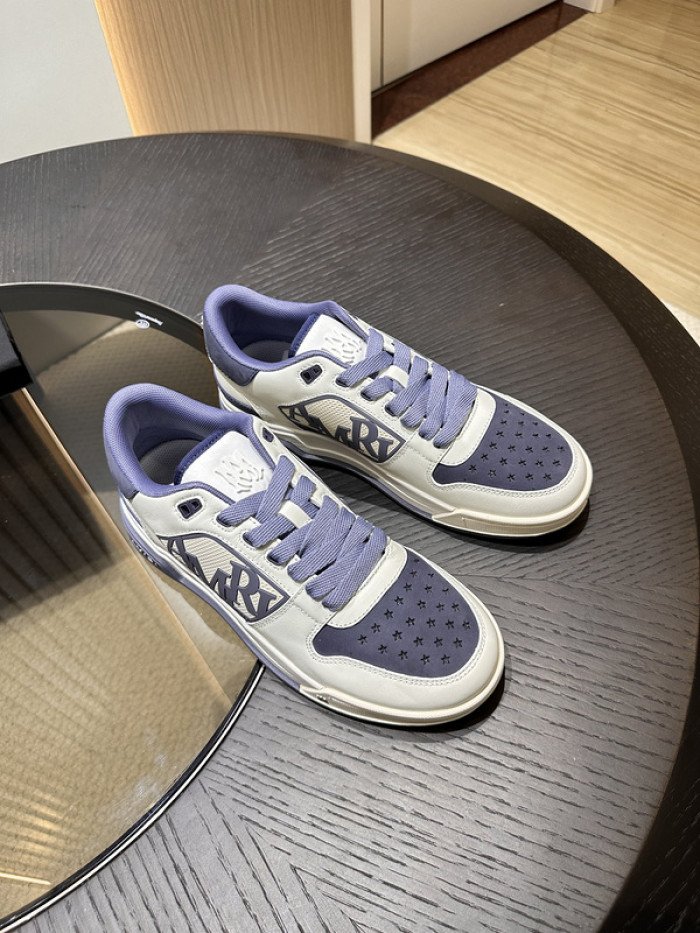 AR1M1 Low-Top Sneaker