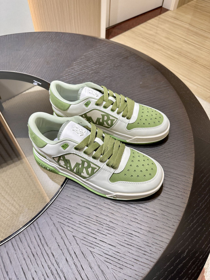 AR1M1 Low-Top Sneaker
