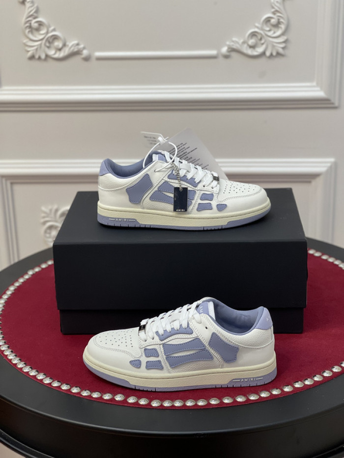 AR1M1 Low-Top Sneaker