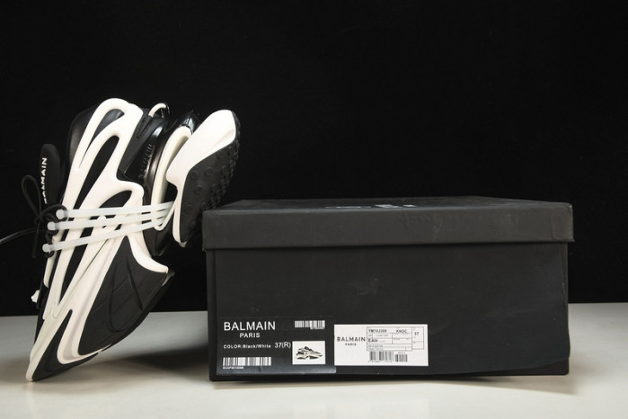 BALMAIN LEATHER UNICORN LOW-TOP SNEAKER