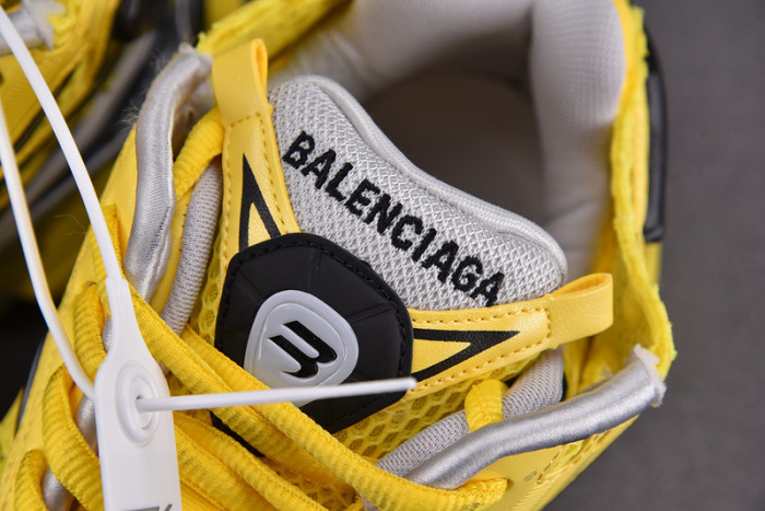 BLCG RUNNER SNEAKER 677403 W2RD3 0510