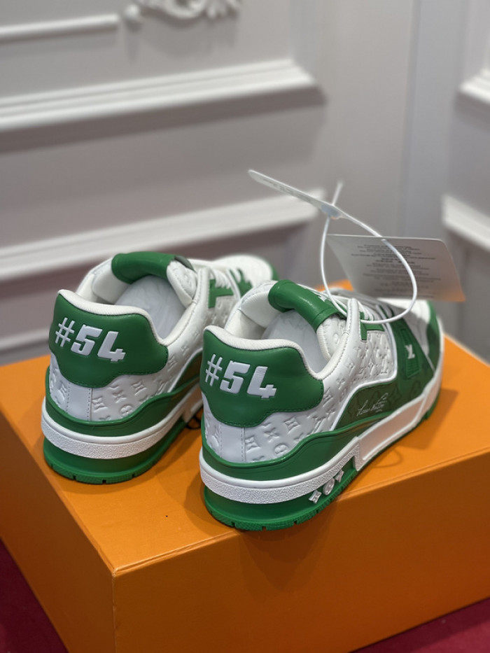 LV TRAINER SNEAKER