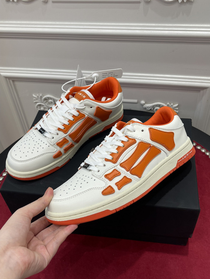 AR1M1 Low-Top Sneaker